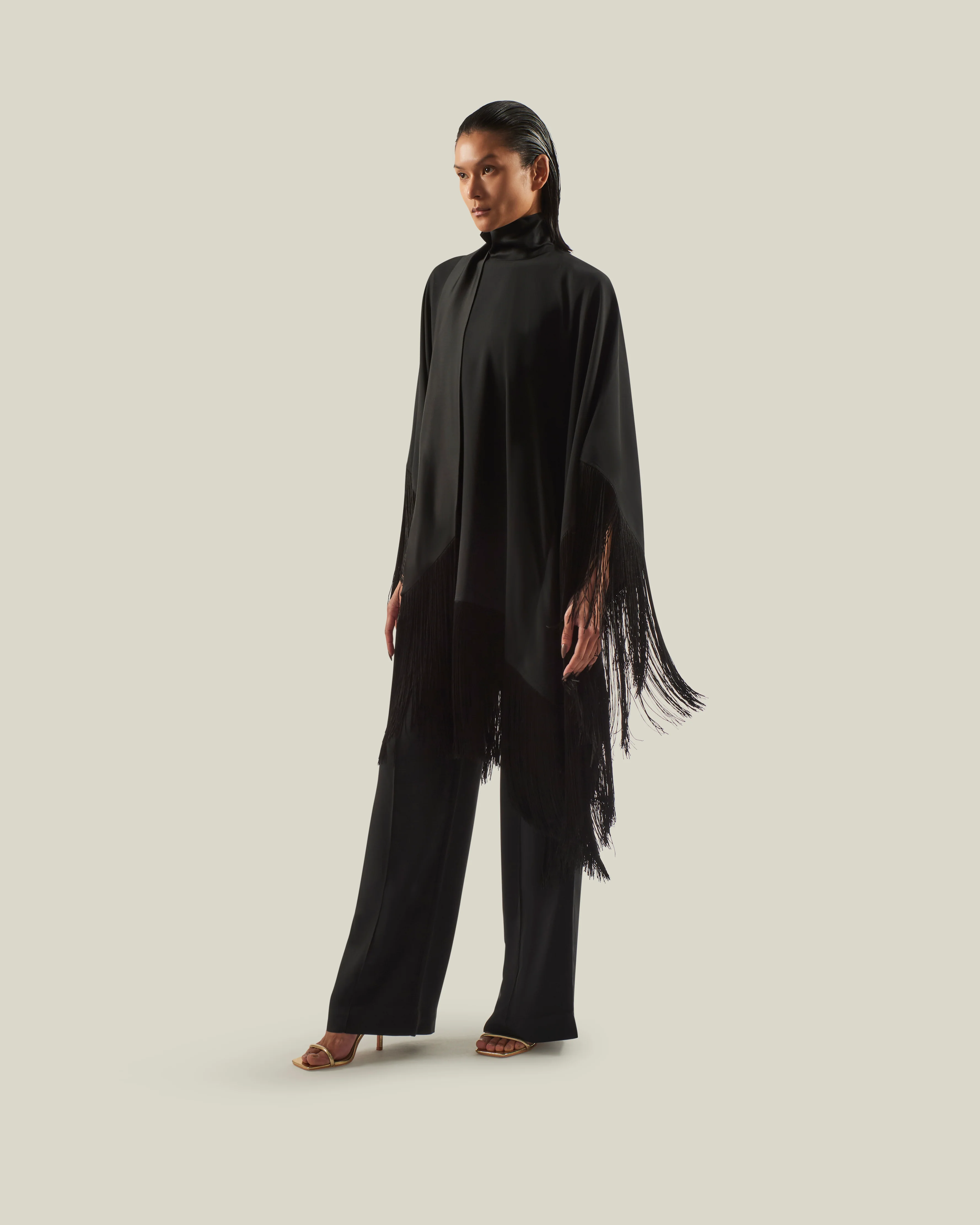 Piccolo Mrs Ross Kaftan in Black - Image 5